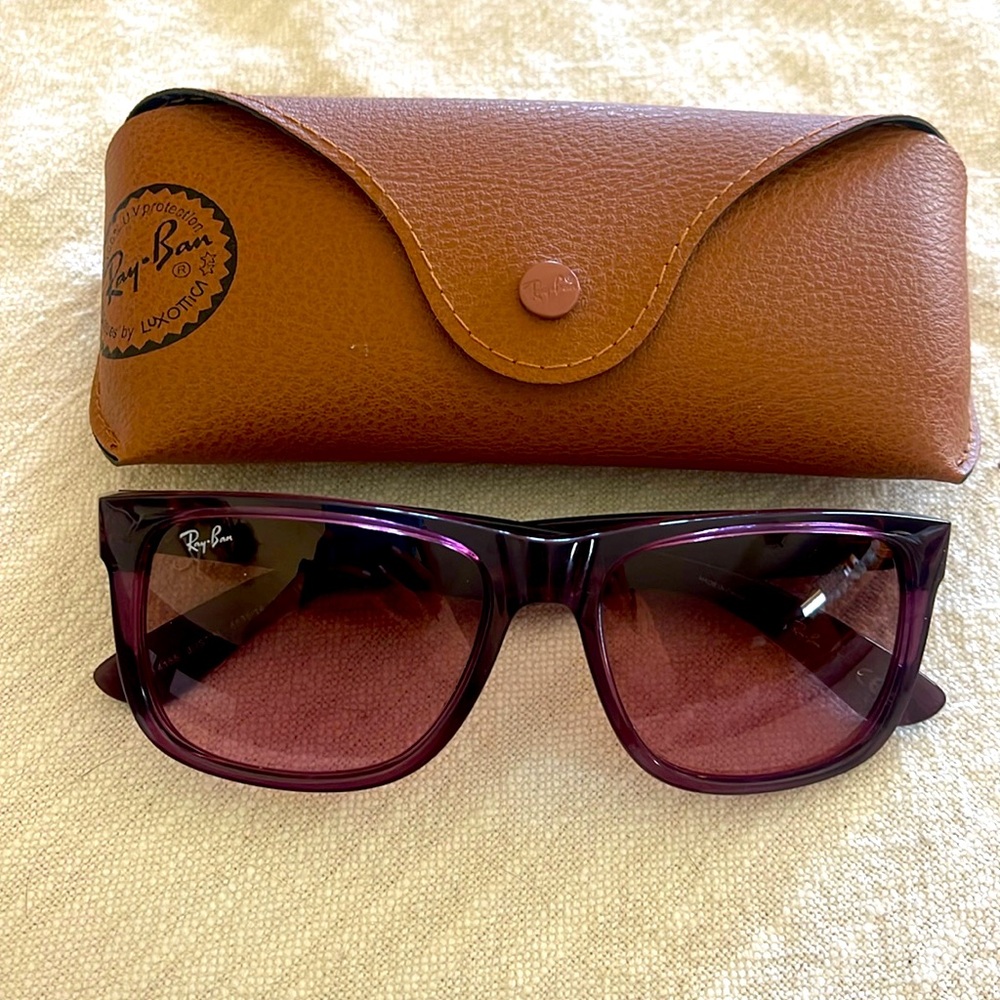 Ray Ban Sunglasses! 🕶️ (women’s)
